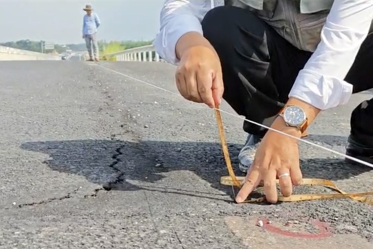 Xuất hiện vết nứt trên cao tốc Biên Hòa - Vũng Tàu, chủ đầu tư nói gì? - Ảnh 1.