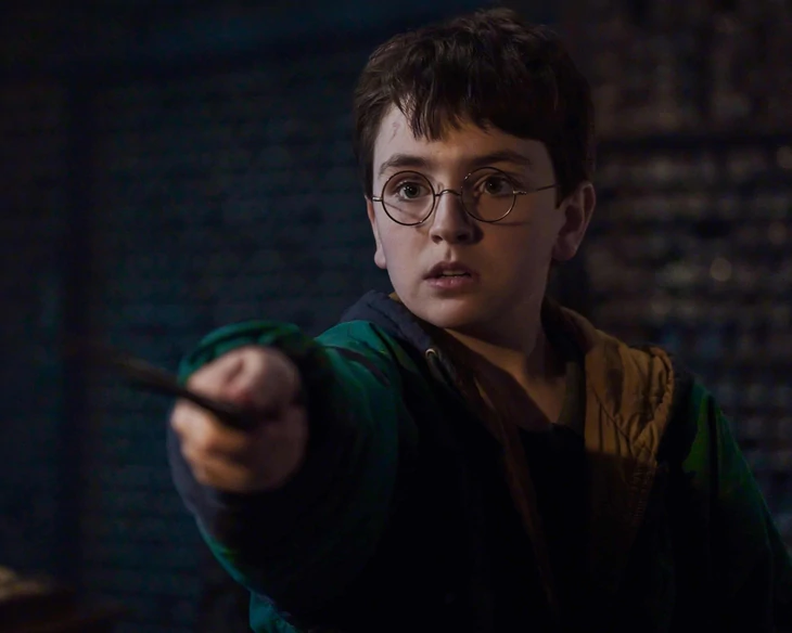 Xem mãi trailer Harry Potter mới nhìn thấy Snape - Ảnh 1.