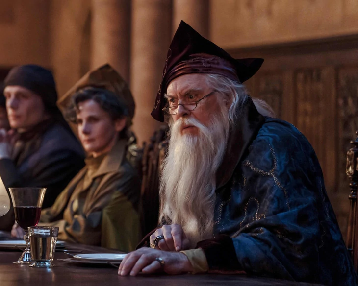 Xem mãi trailer Harry Potter mới nhìn thấy Snape - Ảnh 2.