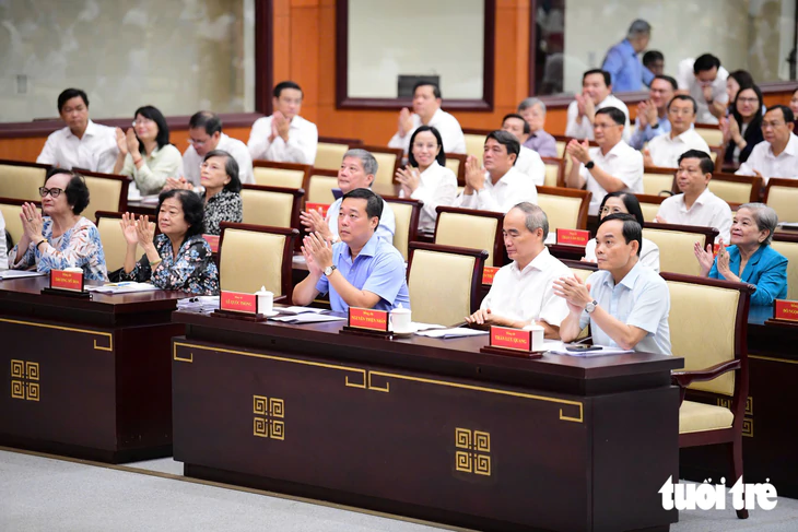 Bí thư Trần Lưu Quang chủ trì hội nghị học tập nghị quyết, chỉ thị của Bộ Chính trị tại đầu cầu TP.HCM - Ảnh 1.