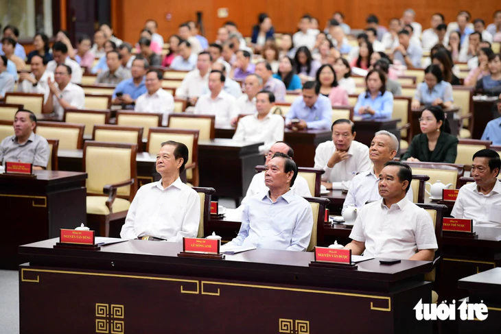 Bí thư Trần Lưu Quang chủ trì hội nghị học tập nghị quyết, chỉ thị của Bộ Chính trị tại đầu cầu TP.HCM - Ảnh 2. Bí thư Trần Lưu Quang chủ trì hội nghị học tập nghị quyết, chỉ thị của Bộ Chính trị tại đầu cầu TP.HCM - Ảnh 2.