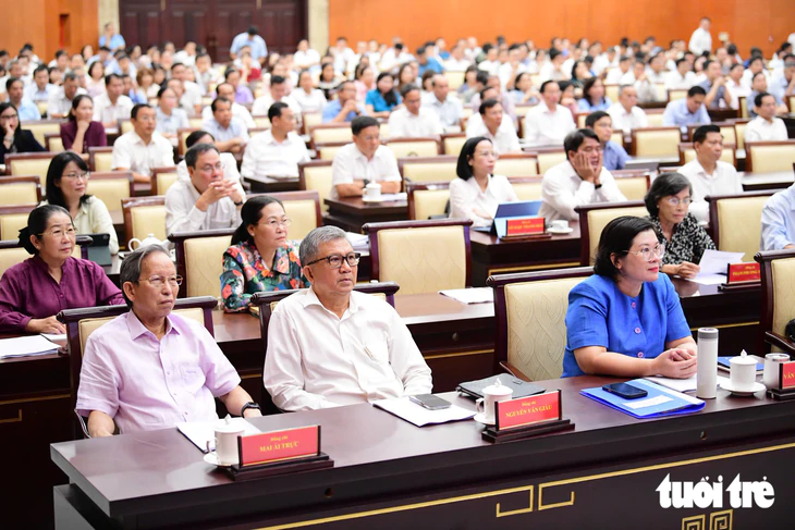 Bí thư Trần Lưu Quang chủ trì hội nghị học tập nghị quyết, chỉ thị của Bộ Chính trị tại đầu cầu TP.HCM - Ảnh 4.