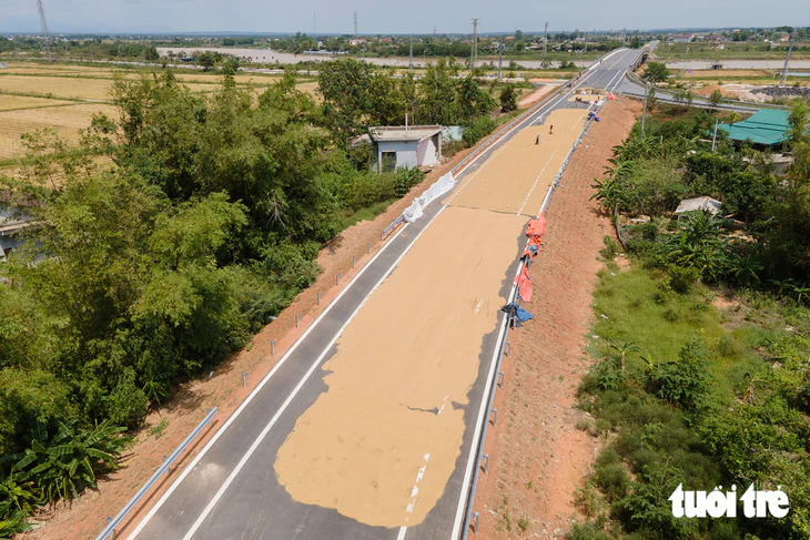 Nhà thầu chặn xe vào công trường đường tránh Đông Hà sau 2 vụ tai nạn 3 người chết - Ảnh 5.