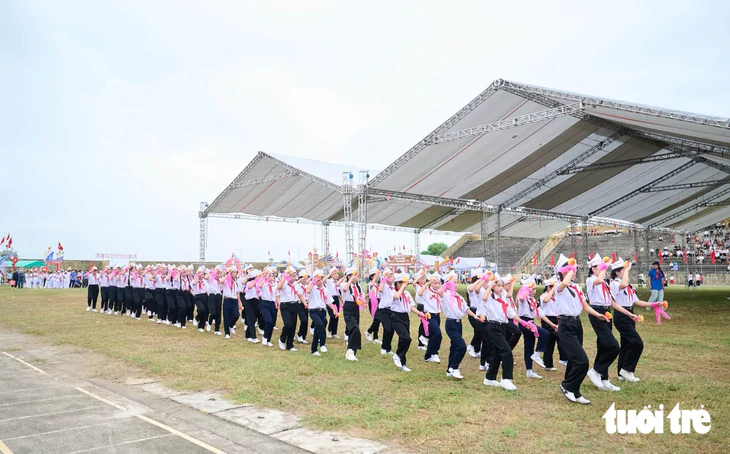 Nghệ An chấn chỉnh duyệt nghi thức Đội kiểu 'cà thọt' - Ảnh 1.