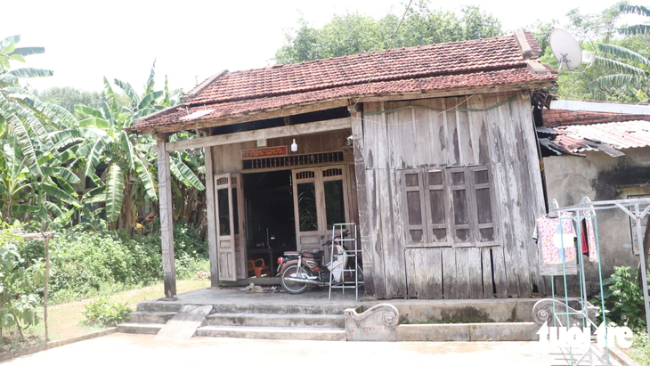 Xã vận động xây nhà mới cho nữ sinh nghèo đậu Bách khoa Đà Nẵng - Ảnh 1.