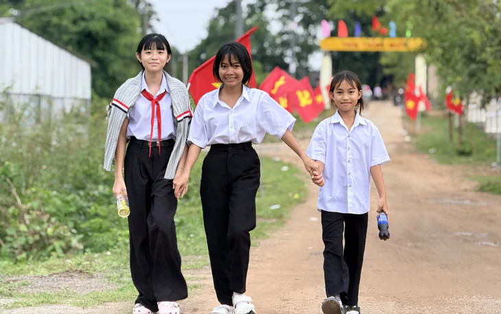 Trường nội trú hơn 123 tỉ đồng đã sạch đẹp, học sinh vùng biên xứ Thanh háo hức chờ khai giảng  - Ảnh 2.