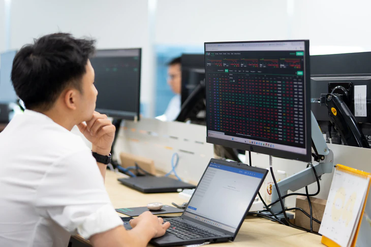Giám sát tăng cường đối với giao dịch chứng khoán trong các kỳ cơ cấu chỉ số FTSE Russell - Ảnh 1.
