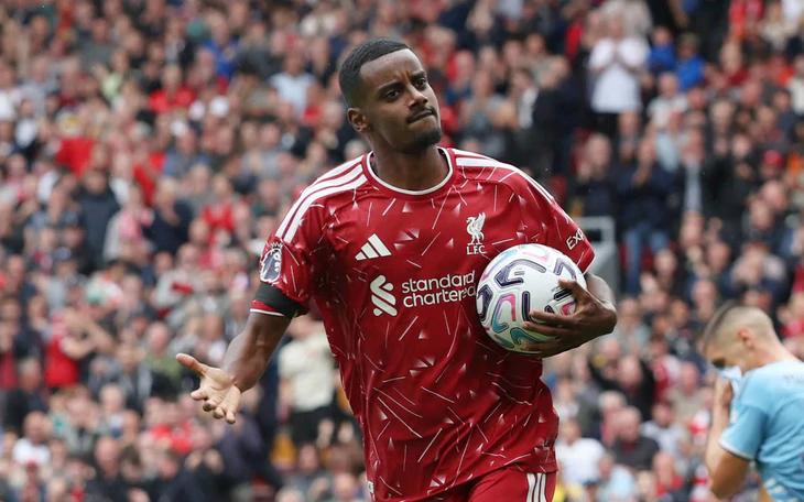 Chỉ cần 9 phút, Liverpool giải quyết nhanh tân binh Ipswich Town  - Ảnh 2.