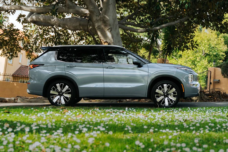 Mitsubishi Outlander đời mới chốt về Việt Nam ngay năm 2026, dùng động cơ hybrid cạnh tranh Honda CR-V - Ảnh 4.