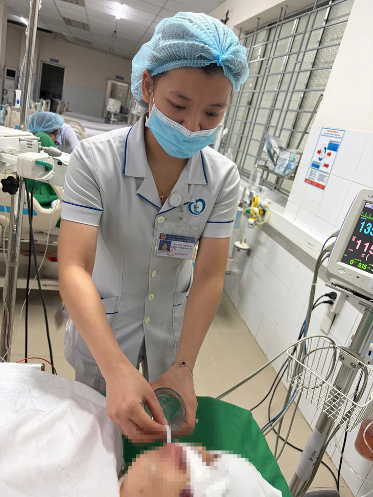 Vụ nghi phạm 21 tuổi chém chết 3 mẹ con ở Đồng Nai: Người chồng đã qua nguy kịch - Ảnh 2.