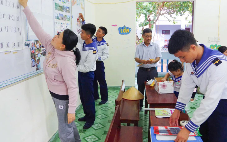 Bỏ phương án ‘xóa sạch’, các trường THPT Khánh Hòa  được giữ tên - Ảnh 2.