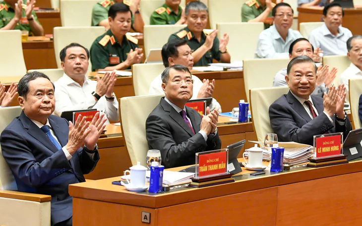 Ông Trịnh Văn Quyết: Thực hành theo Bác phải gắn chặt với khuyến khích, bảo vệ cán bộ dám nghĩ, dám làm - Ảnh 4.