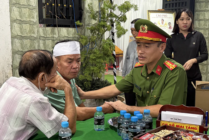 Người cha già từ Nghệ An vào Đồng Nai lo hậu sự cho con dâu và hai cháu - Ảnh 2.