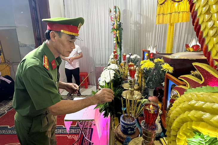 Người cha già từ Nghệ An vào Đồng Nai lo hậu sự cho con dâu và hai cháu - Ảnh 4.