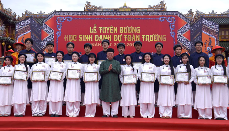 Làm gì để tránh nạn lạm thu trước năm học mới? - Ảnh 3.