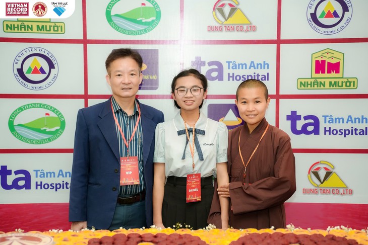 Nữ sinh lớp 9 ghi nhớ và truy xuất chính xác 2.083 câu hội thoại tiếng Anh - Ảnh 2.