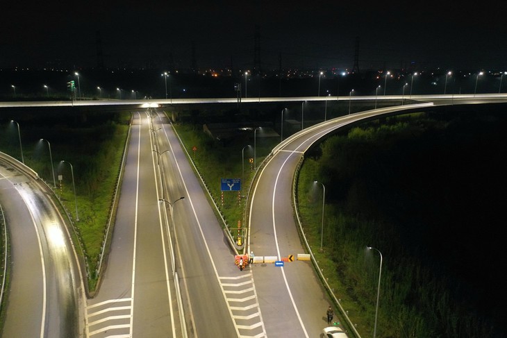 Chính thức thông xe cao tốc Bến Lức - Long Thành, rút ngắn hành trình Đông - Tây Nam Bộ - Ảnh 2.