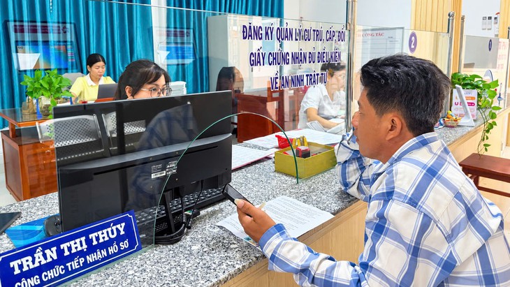 Vĩnh Long dẫn đầu cả nước về chỉ số phục vụ người dân, doanh nghiệp: Xã, phường có nhiều cách làm hay, người dân đỡ đi lại nhiều lần - Ảnh 1.