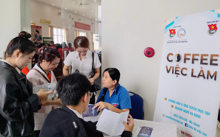 Người bán ở chợ truyền thống thay đổi, người mua có chịu quay về? - Ảnh 2.