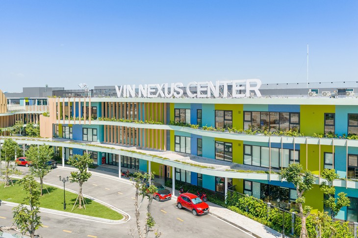 Vin Nexus Center: Trường học hạnh phúc hình trái tim và những gam màu rất 'lạ' - Ảnh 1.