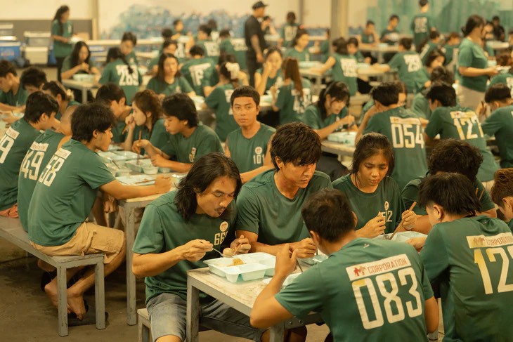 'Trại buôn người' kiếm 145 tỉ sau 5 ngày, đạo diễn nói gì về nghi vấn đạo ý tưởng - Ảnh 3.