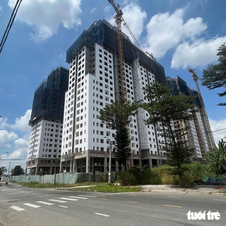 Phạt 900 triệu vì bán 682 căn hộ chưa đủ điều kiện: Xử phạt chỉ là ngọn, đâu là lối ra thực chất cho người mua nhà? - Ảnh 1.