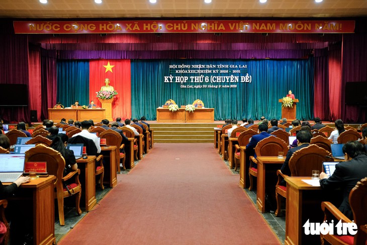 Cô đỡ, nhân viên y tế thôn bản được hỗ trợ tiền hàng tháng - Ảnh 1.