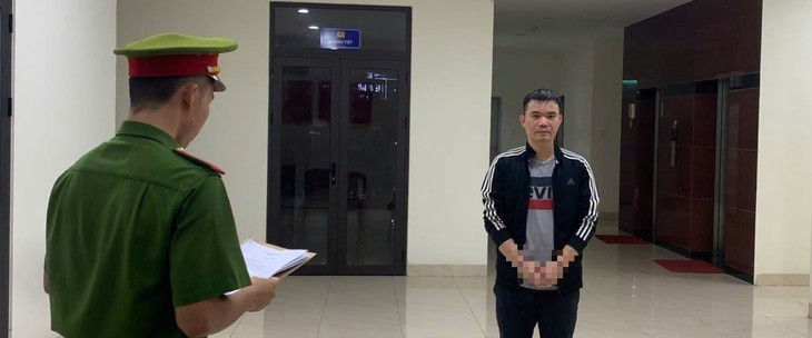 Nhận 30.000USD đổi tiền, người đàn ông ôm tiền ‘lặn’ từ Đà Nẵng vào Nha Trang thì bị bắt - Ảnh 1.