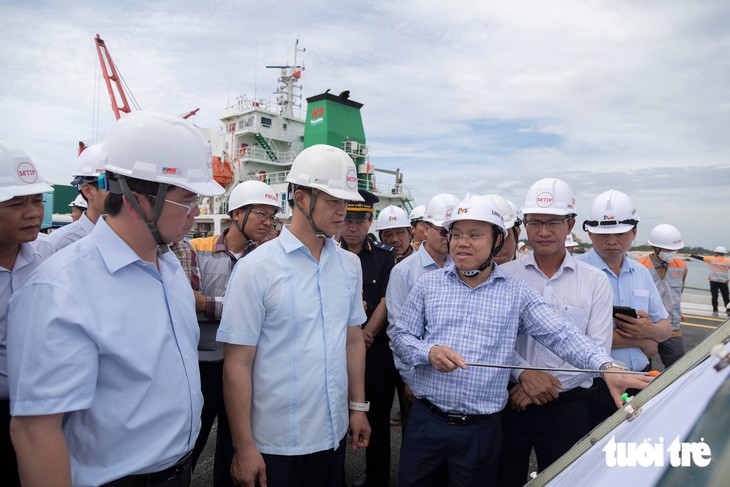 Vào thế khó tăng trưởng 2 con số, Bí thư Quảng Trị chỉ đạo giao KPI cho từng lãnh đạo - Ảnh 2.
