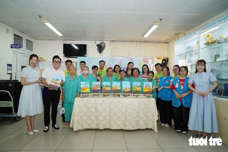 Khi hội họa trở thành 'liều thuốc tinh thần' cho bệnh nhân ung thư - Ảnh 1.