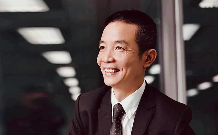 Bài thơ 'Cái đẹp' vào đề thi tạo tranh luận, nhà thơ Nguyễn Vĩnh Tiến nói gì? - Ảnh 1.