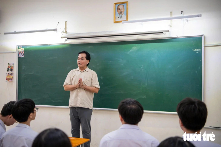 Học sinh đua 'bá khí': Cấm hay 'lấy trend trị trend'? - Ảnh 5.
