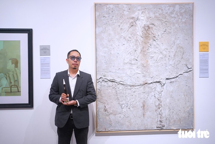 ‘Sự sống, sự chết và đèn neon’ đoạt giải UOB Painting of the Year 2026 - Ảnh 4.
