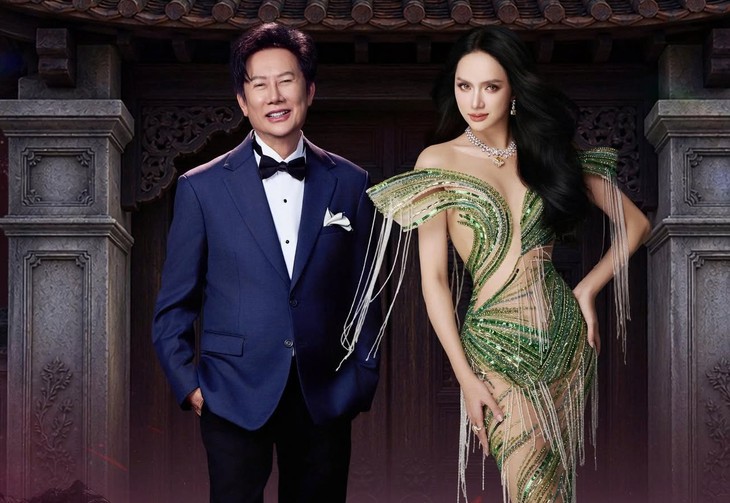 Ông Nawat Itsaragrisil tham gia phỏng vấn kín, Top 30 Miss Universe Vietnam 2026 khoe dáng với bikini - Ảnh 2.