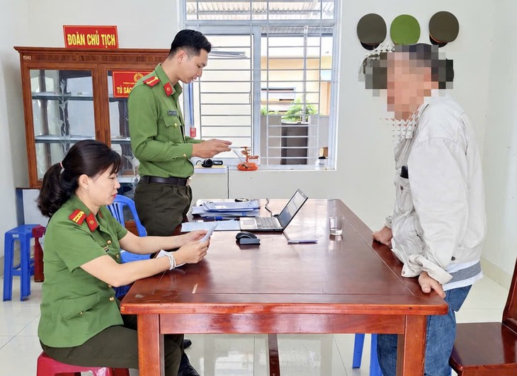 Đăng tải, chia sẻ nhiều bài viết xuyên tạc, xúc phạm uy tín của tổ chức, người đàn ông 64 tuổi bị phạt 12,5 triệu - Ảnh 1.
