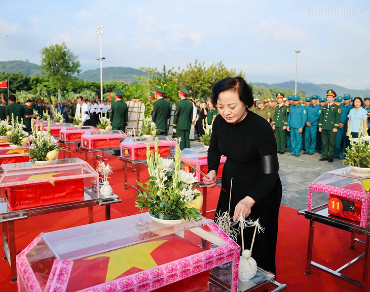 Cha tôi đã được trở về quê nhà, được nằm giữa vòng tay yêu thương của gia đình, quê hương - Ảnh 2.
