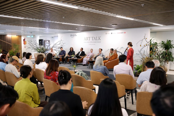 Kỷ niệm 33 năm Techcombank qua Art Talk và sự kiện nghệ thuật hấp dẫn - Ảnh 2.