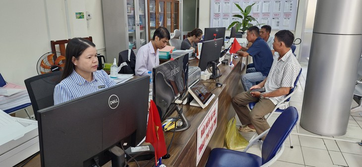 Chỉ 58% người dân hài lòng trong giải quyết thủ tục hành chính ở Cần Thơ - Ảnh 1.