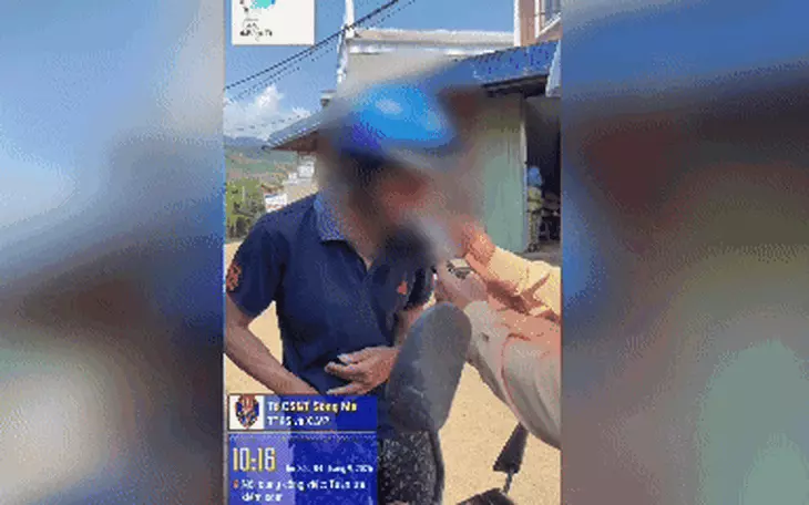 Du khách Ấn Độ bước lên xe taxi nói 'I have money', cả tài xế lẫn khách đều bật cười - Ảnh 2.