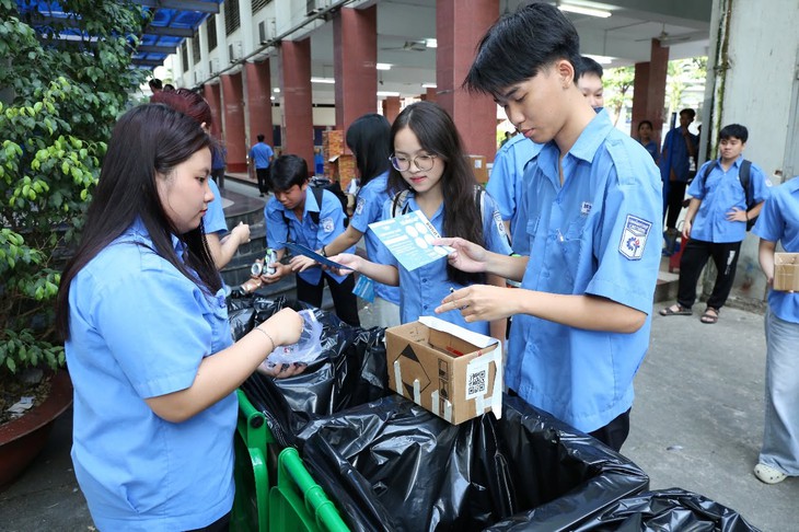 Trường nghề đưa kỹ năng xanh vào xưởng, kéo doanh nghiệp vào lớp học - Ảnh 2.