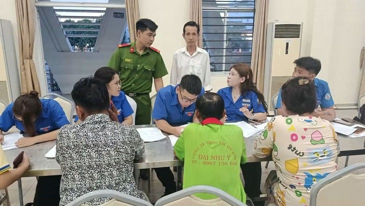 Trao Suất ăn yêu thương và khám sức khỏe miễn phí cho người dân tại TP . HCM - Ảnh 5.