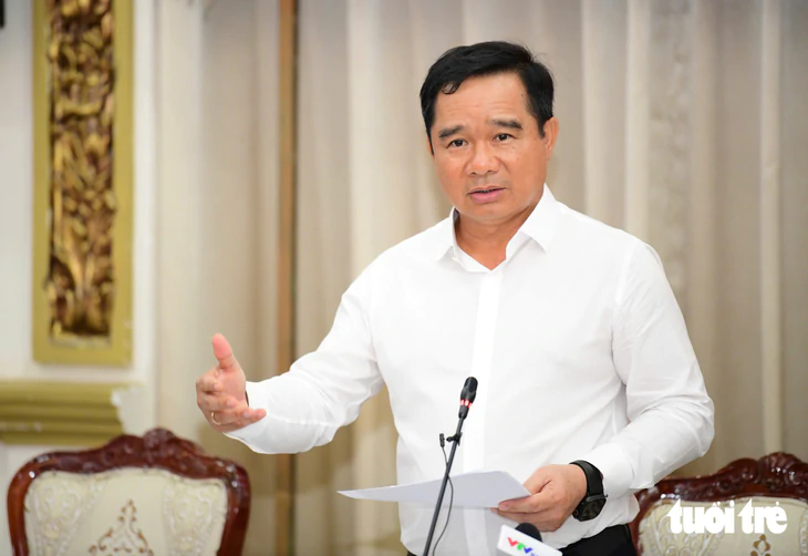 Chủ tịch UBND TP.HCM: Doanh nghiệp rời thị trường tăng, phải xem lại thủ tục để cắt giảm - Ảnh 1.