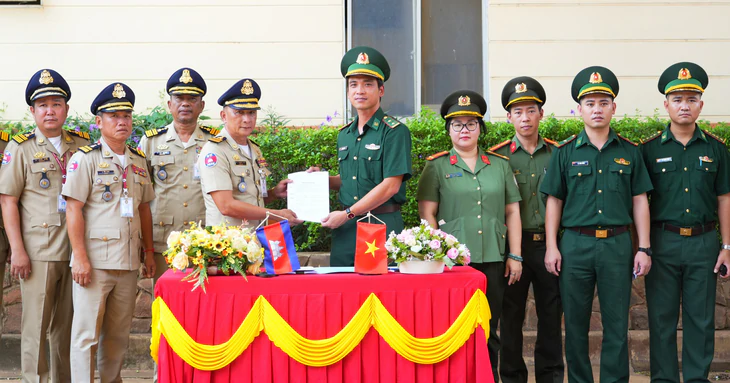Tiếp nhận 86 người Việt nghi hoạt động lừa đảo ở Campuchia - Ảnh 1.
