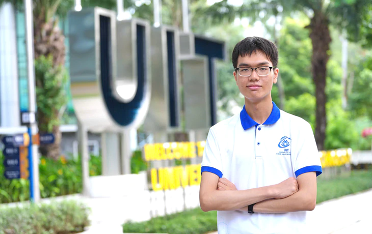 Thủ khoa 108,33 điểm của Trường đại học Công nghệ thông tin bắt đầu học lập trình từ lớp 8 - Ảnh 1.