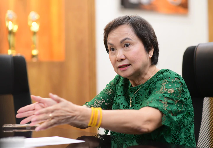 Bà Cao Thị Ngọc Dung và gia đình sẽ bán cổ phiếu để cho PNJ vay vốn tái thiết - Ảnh 1.