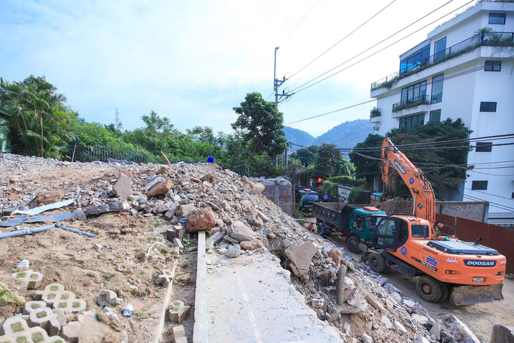 Hà Nội cưỡng chế phá dỡ villa , homestay sai phép tại rừng phòng hộ năm 2026 - Ảnh 6.