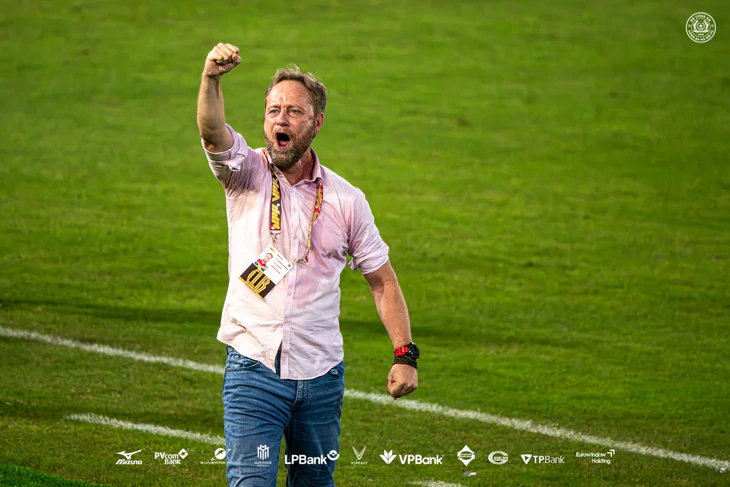 V-League 2026-2027: Cuộc chơi của các HLV ngoại? - Ảnh 1.