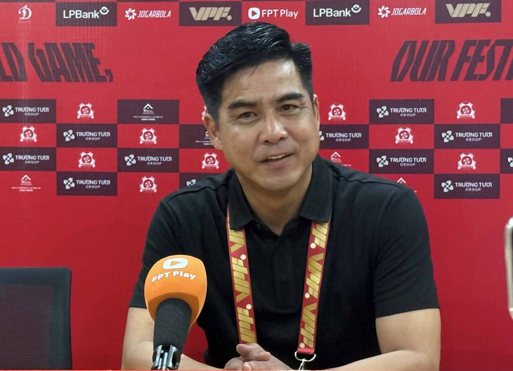 HLV Việt Thắng: V-League với tôi chẳng có gì khốc liệt - Ảnh 1.