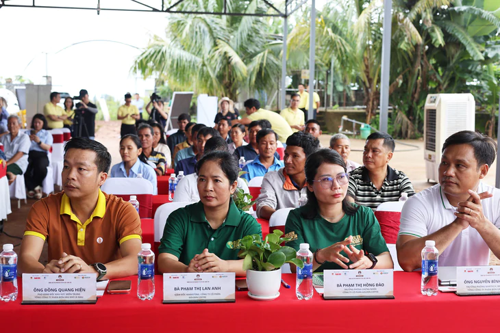 Nông dân Đắk Lắk hào hứng với Workshop 'Nâng giá trị Robusta từ dữ liệu canh tác' - Ảnh 5.