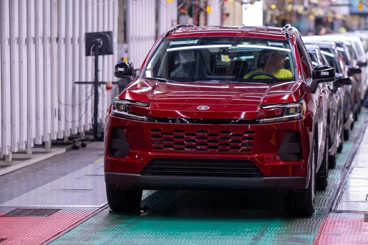 Một mẫu Toyota phổ thông có thời gian chờ như siêu xe, khách vẫn xếp hàng mua  - Ảnh 1.